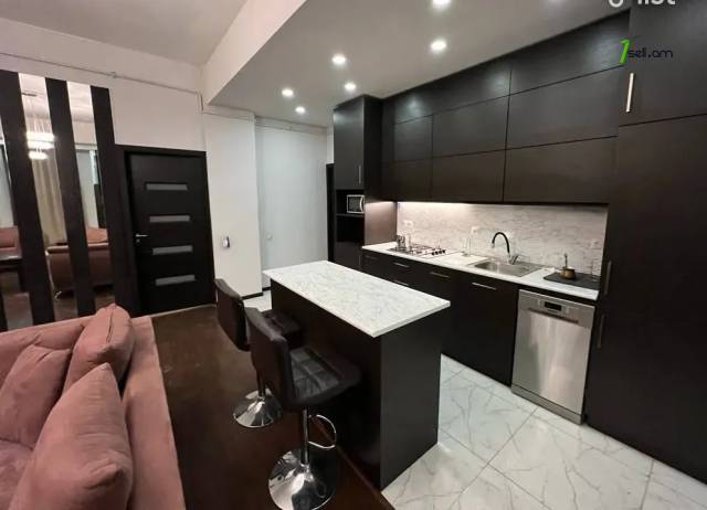 4 սենյականոց բնակարան նորակառույց շենքում Ռիգայի փողոցում, 136 ք.մ., 2 սանհանգույց, բարձր առաստաղներ