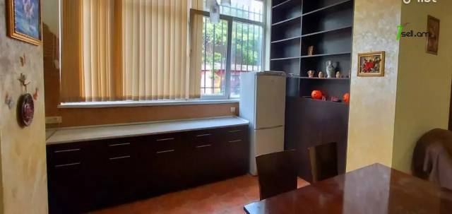 2 սենյականոց բնակարան Նաիրի Զարյան փողոցում, 58 ք.մ., բարձր առաստաղներ, 1/4 հարկ, եվրովերանորոգված