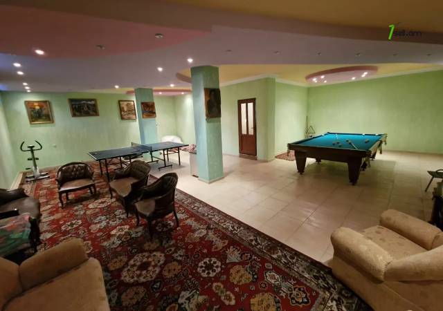 Երեք հարկանի քարե տուն Գևորգ Հովսեփյանի փողոցում Նորք Մարաշում, 1900 քմ, 3+ սանհանգույց