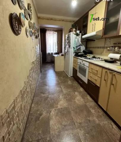 3 սենյականոց բնակարան Կոմիտասի պողոտայում, 81 ք.մ., 1/9 հարկ, կապիտալ վերանորոգված