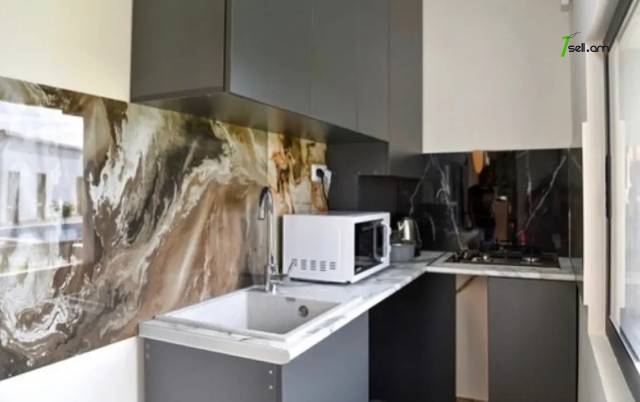 Բազմաֆունկցիոնալ գույք 3-րդ փողոցում Ակունքում, 160 քմ