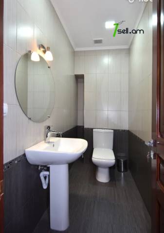 4 սենյականոց բնակարան նորակառույց շենքում Կիևյան փողոցում, 140 ք.մ., 3+ սանհանգույց