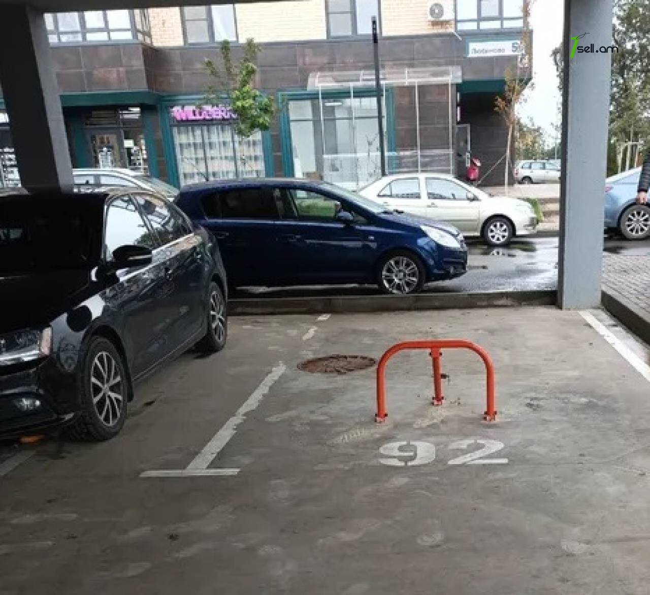 կայանատեղիի արգելափակիչ, կայանման արգելափակիչ  parking barrier, parking барьер парковочный, парковочный барьер, ограничитель парковки  space barrier, parking blocker  