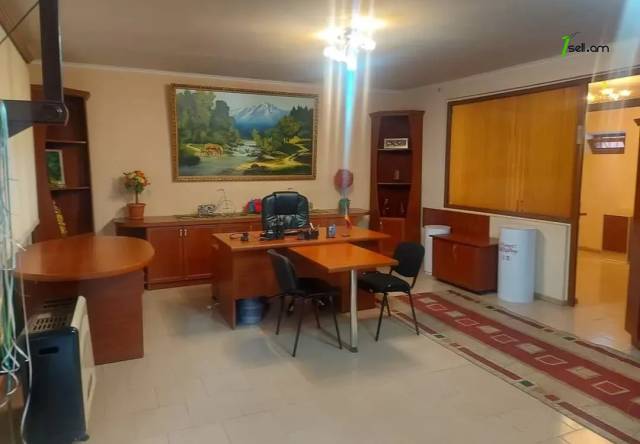 3 սենյականոց բնակարան, Safaryan St, 64 ք.մ., 3/5 հարկ, եվրովերանորոգված, քարե շենք