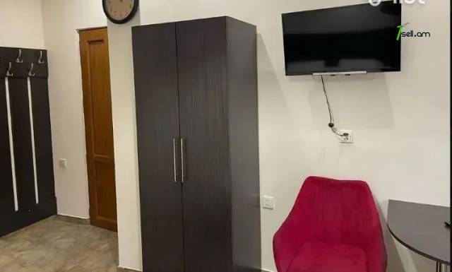 4 սենյականոց բնակարան, Հովհաննիսյան թաղամաս, 85 ք.մ., 3+ սանհանգույց, մի քանի պատշգամբ