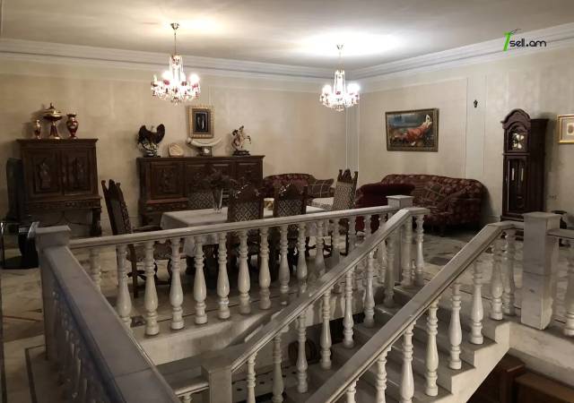 Երեք հարկանի քարե տուն Այասի փողոցում կենտրոնում, 200 ք.մ., 3+ սանհանգույց, կապիտալ վերանորոգված