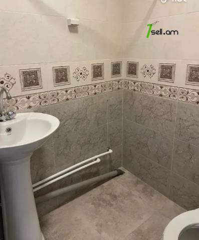 1 սենյականոց բնակարան նորակառույց շենքում Մելքումովի փողոցում, 23 ք.մ., բարձր առաստաղներ