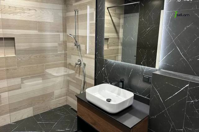 4 սենյականոց բնակարան նորակառույց շենքում Կարապետ Ուլնեցու փողոցում, 133 ք.մ., 2 սանհանգույց