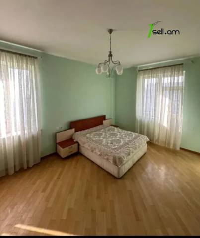 3 սենյականոց բնակարան նորակառույց շենքում Պարոնյան փողոցում, 136 քմ, 9/11 հարկ, 3+ սանհանգույց