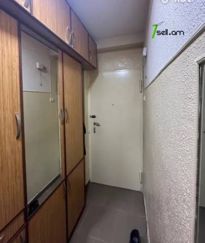 4 սենյականոց բնակարան Լվովյան փողոցում, 60 ք.մ., 2/5 հարկ, բարձր առաստաղներ, եվրովերանորոգված