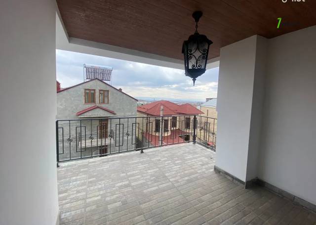 Երեք հարկանի քարե տուն, Նոյ թաղամաս Մալաթիա Սեբաստիայում, 415 ք.մ., 3+ սանհանգույց