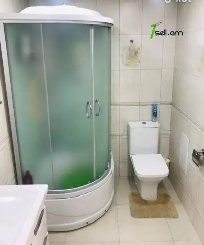 4 սենյականոց բնակարան, Ավան-Առինջ 1-ին միկրոշրջան, 82 քմ, նախավերջին հարկ, եվրովերանորոգված