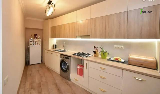 3 սենյականոց բնակարան Խաղաղ Դոնի փողոցում, 73 ք.մ., 3/9 հարկ, եվրովերանորոգված