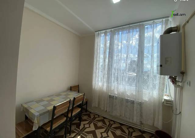 3 սենյականոց բնակարան Կոմիտասի պողոտայում, 60 ք.մ., բարձր առաստաղներ, եվրովերանորոգված, քարե շենք
