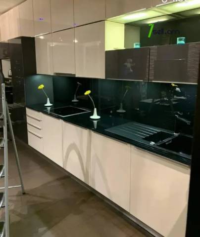 Ընդարձակ 3 սենյականոց բնակարան նորակառույց շենքում Դերենիկ Դեմիրճյան փողոցում, 202 քմ