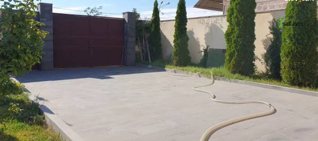 Երկու հարկանի քարե տուն Բագրևանդի փողոցում Նոր Նորքում, 250 ք.մ., 2 սանհանգույց, եվրովերանորոգված