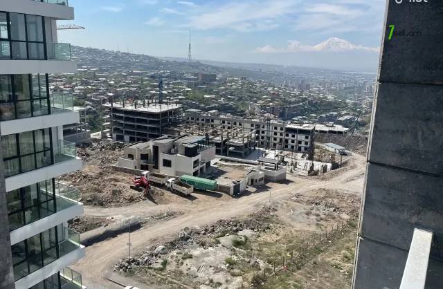 3 սենյականոց բնակարան նորակառույց շենքում Քանաքեռ Զեյթունում, 74 ք.մ., բարձր առաստաղներ, 5/16 հարկ