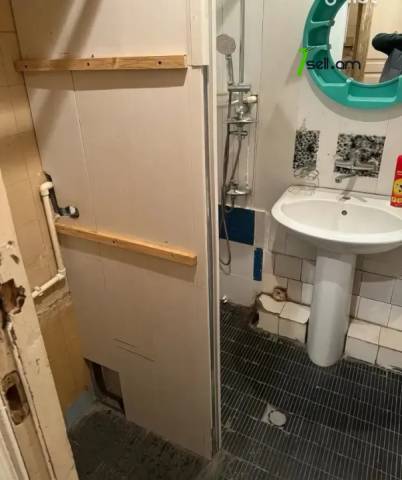 1 սենյականոց բնակարան Նելսոն Ստեփանյան փողոցում, 46 քմ, նախավերջին հարկ, քարե շենք