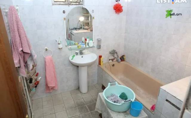 Մեկ հարկանի քարե տուն Մարշալ Բաղրամյան պողոտայում Արաբկիրում, 500 ք.մ., 2 սանհանգույց