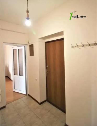 2 սենյականոց բնակարան Կոմիտասի պողոտայում, 64 քմ, նախավերջին հարկ, կապիտալ վերանորոգված, քարե շենք