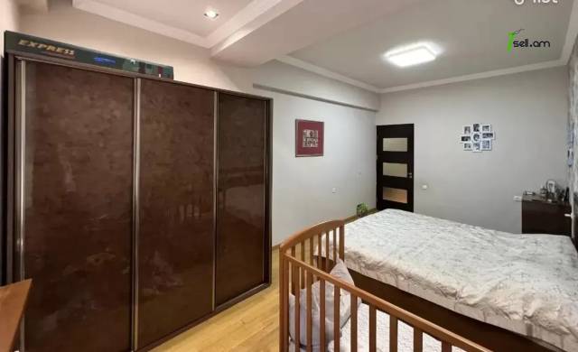 3 սենյականոց բնակարան նորակառույց շենքում Տոլբուխինի փողոցում, 95 ք.մ., բարձր առաստաղներ, 2/11 հարկ