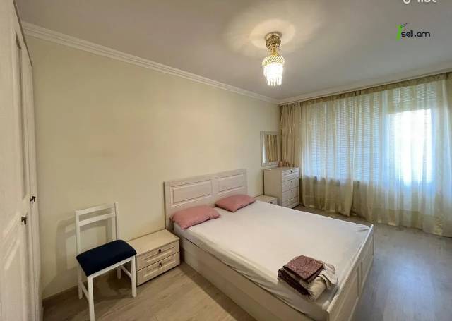 3 սենյականոց բնակարան Մեսրոպ Մաշտոցի պողոտայում, 100 քմ, 6/9 հարկ, 2 սանհանգույց, բարձր առաստաղներ