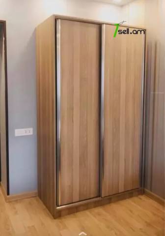 3 սենյականոց բնակարան Գրիբոյեդովի փողոցում, 94 քմ, 2/5 հարկ, կապիտալ վերանորոգված, քարե շենք