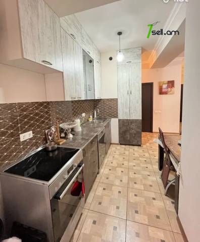 3 սենյականոց բնակարան նորակառույց շենքում Նիկողայոս Ադոնցի փողոցում, 82 քմ, 2/8 հարկ, 2 սանհանգույց