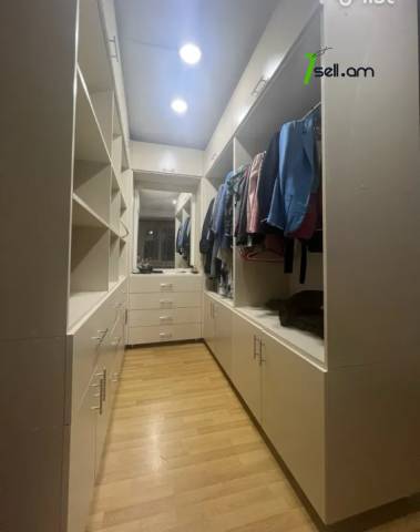 2 սենյականոց բնակարան Արամ Խաչատրյանի փողոցում, 50 քմ, 9/13 հարկ, դիզայներական ոճով վերանորոգված