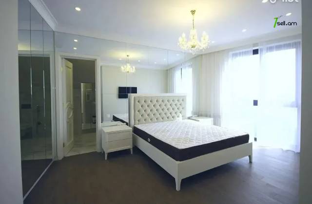 Ընդարձակ 4 սենյականոց բնակարան նորակառույց շենքում Վարդանանց փողոցում, 206 քմ, 20/23 հարկ