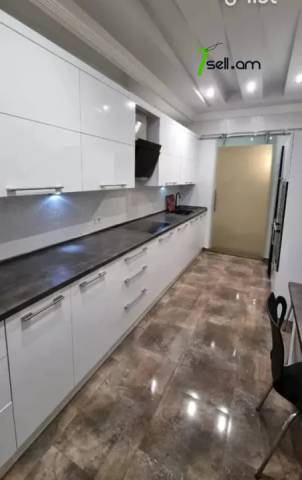 3 սենյականոց բնակարան նորակառույց շենքում Նիկողայոս Ադոնցի փողոցում, 90 ք.մ., բարձր առաստաղներ