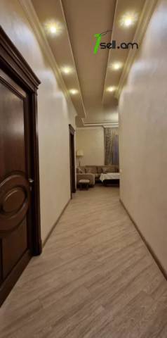 Մեկ հարկանի քարե տուն, Գ-1 թաղամաս Աջափնյակում, 500 ք.մ., 3+ սանհանգույց