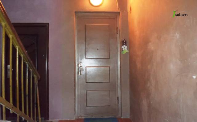 3 սենյականոց բնակարան Շիրակացի փողոցում, 81 ք.մ., 1/3 հարկ, եվրովերանորոգված, քարե շենք