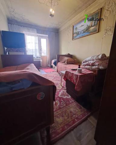 3 սենյականոց բնակարան Վարդանանց փողոցում, 90 ք.մ., մի քանի պատշգամբ, քարե շենք