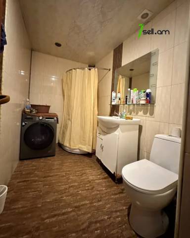 4 սենյականոց բնակարան Բաշինջաղյան փողոցում, 58 քմ, 1/9 հարկ, 2 սանհանգույց, կապիտալ վերանորոգված