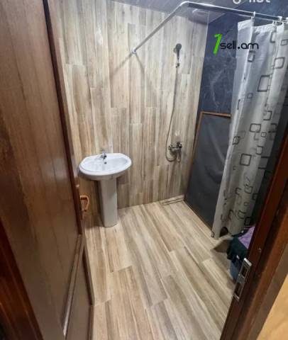 4 սենյականոց բնակարան Օհանովի փողոցում, 82 ք.մ., 11/14 հարկ, կապիտալ վերանորոգված