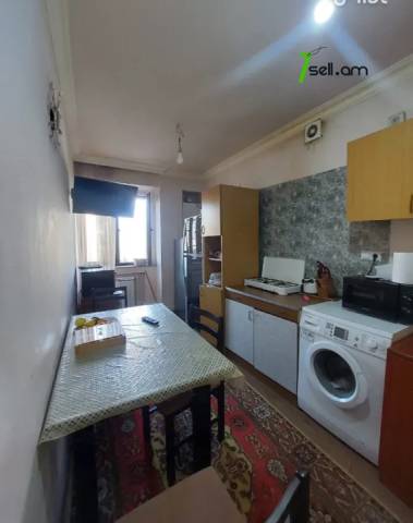 3 սենյականոց բնակարան Խաղաղ Դոնի փողոցում, 81 ք.մ., 3/9 հարկ, կապիտալ վերանորոգված