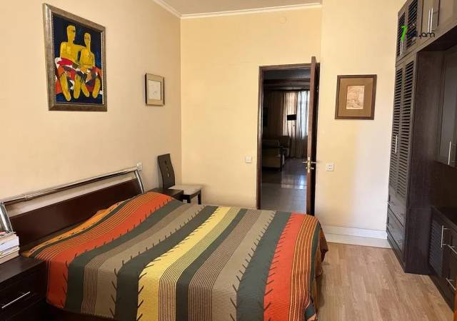 3 սենյականոց բնակարան Պուշկինի փողոցում, 106 ք.մ., 2 սանհանգույց, բարձր առաստաղներ, մի քանի պատշգամբ