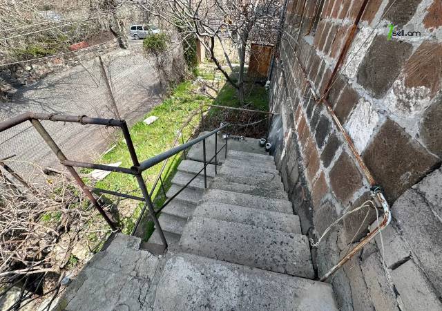 Երկու հարկանի քարե տուն Նորք Մարաշում, 180 ք.մ., 2 սանհանգույց