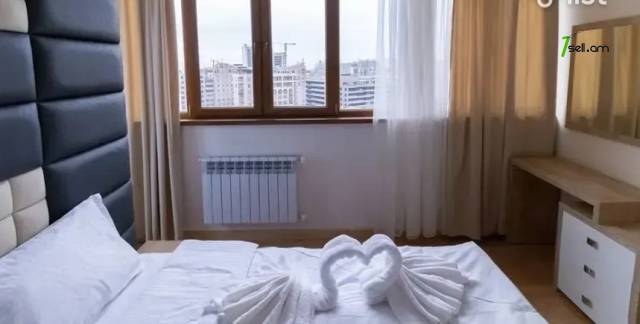 3 սենյականոց բնակարան Սայաթ-Նովայի պողոտայում, 85 ք.մ., 2 սանհանգույց, նախավերջին հարկ
