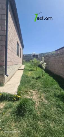 Մեկ հարկանի տուն 22-րդ փողոցում Առինջում, 120 քմ, 2 սանհանգույց, կապիտալ վերանորոգված