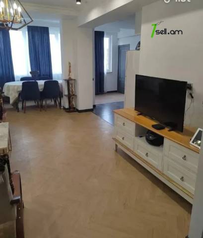 2 սենյականոց բնակարան Արամ Խաչատրյան փողոցում, 71 ք.մ., 7/9 հարկ, դիզայներական ոճով վերանորոգված