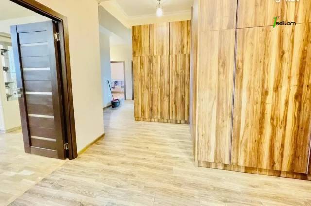 4 սենյականոց բնակարան նորակառույց շենքում Պարույր Սևակի փողոցում, 125 քմ, 9/16 հարկ, 2 սանհանգույց