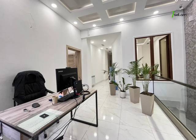 Բազմաֆունկցիոնալ գույք Թումանյան փողոցում կենտրոնում, 155 ք.մ.