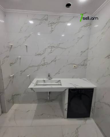 Երկու հարկանի քարե տուն, Գ-1 թաղամաս Աջափնյակում, 1080 ք.մ., 3+ սանհանգույց, կապիտալ վերանորոգված