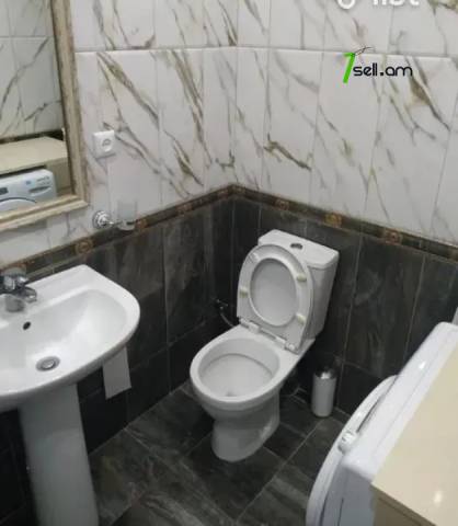 2 սենյականոց բնակարան նորակառույց շենքում Սասնա Ծռերի փողոցում, 70 ք.մ., բարձր առաստաղներ, 8/15 հարկ