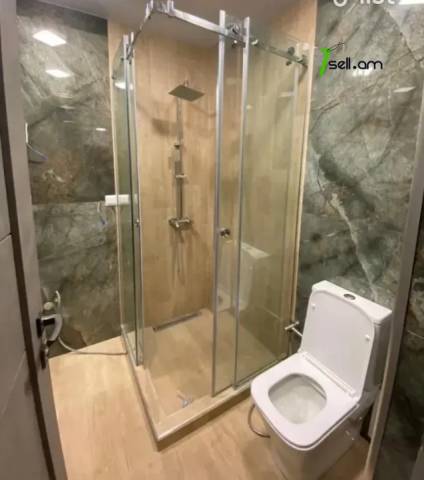 4 սենյականոց բնակարան Սունդուկյան փողոցում, 85 ք.մ., 1/5 հարկ, 2 սանհանգույց