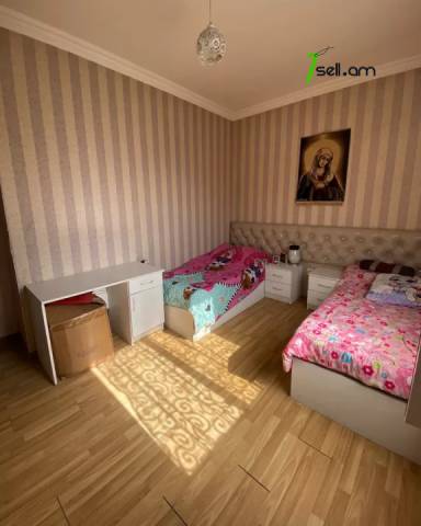 Մեկ հարկանի քարե տուն Ղափանցյան փողոցում Արաբկիրում, 500 ք.մ., եվրովերանորոգված