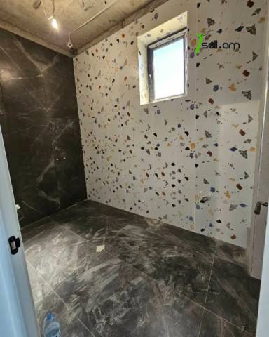 Երկու հարկանի քարե թաունհաուզ Ալբերտ Էյնշտեյնի փողոցում Քանաքեռավանում, 654 ք.մ., 3+ սանհանգույց