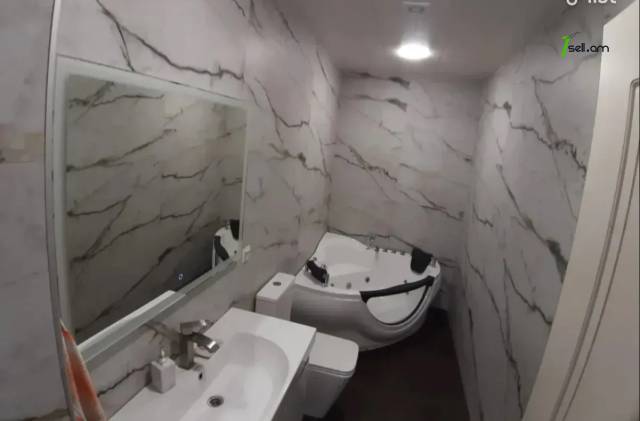 Երկու հարկանի քարե տուն Շրջանցիկ Թունել փողոցում Արաբկիրում, 220 ք.մ., 3+ սանհանգույց